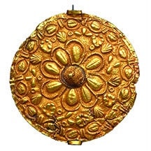 Disk Pendant (akrafokonmu) by Asante people, Ghana