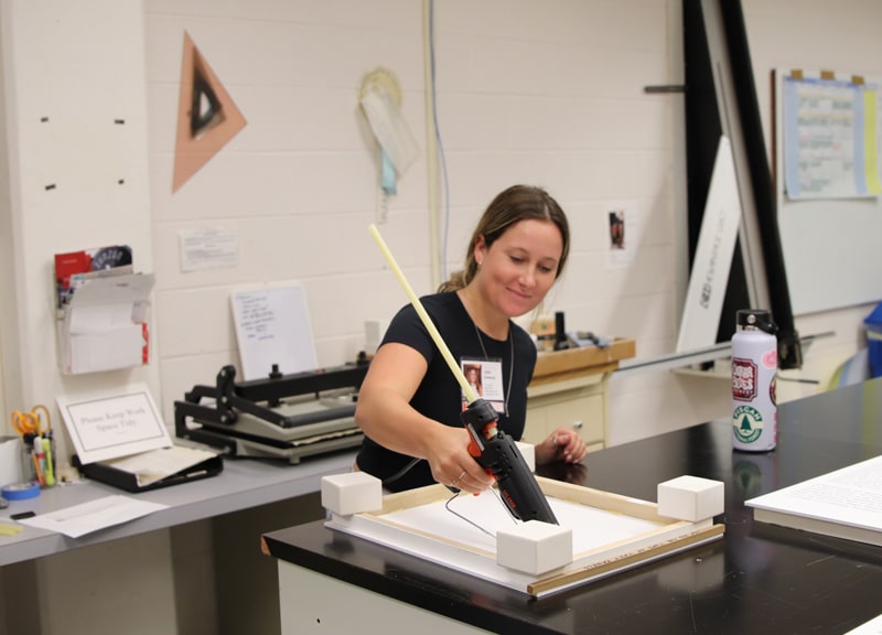 Intern Sofia Cárdenas at work