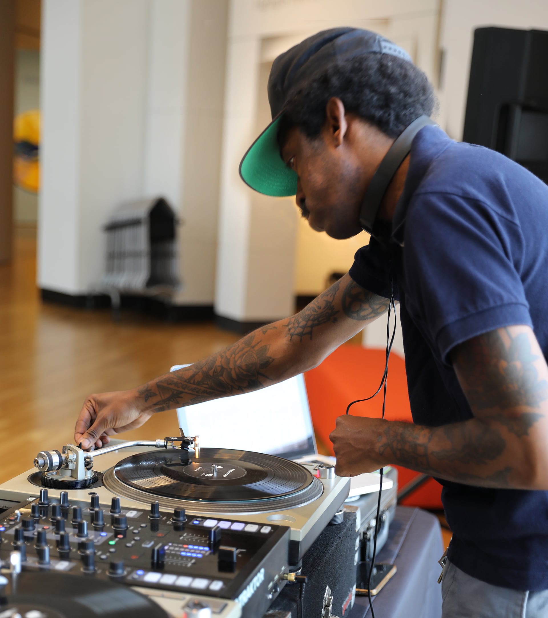 DJ Wax Atom